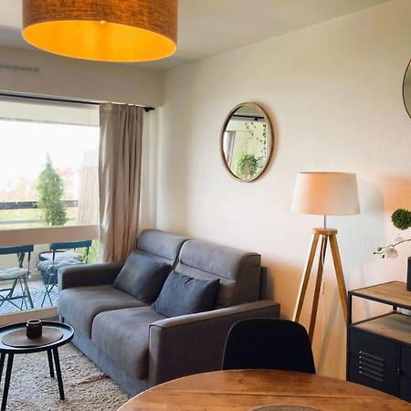 Aux Flots Bleus Avec Balcon Et Vue Sur Mer ทรูวิลล์-ซูร์-แมร์ ภายนอก รูปภาพ
